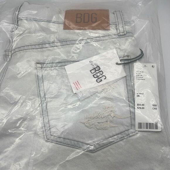 BDG Dropped waist‎ destroy Denim Women’s Shorts-NWT-size 28 - Picture 7 of 7